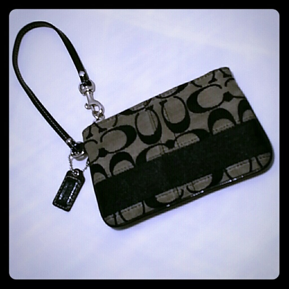 Coach Signature Black & Gray Wristlet - LN - Picture 1 of 5